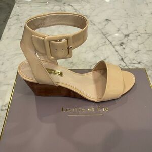 Louise et Cie Lo-Punya Wedge Ankle Strap Sandals Women's Size 7.5 Patent Leather
